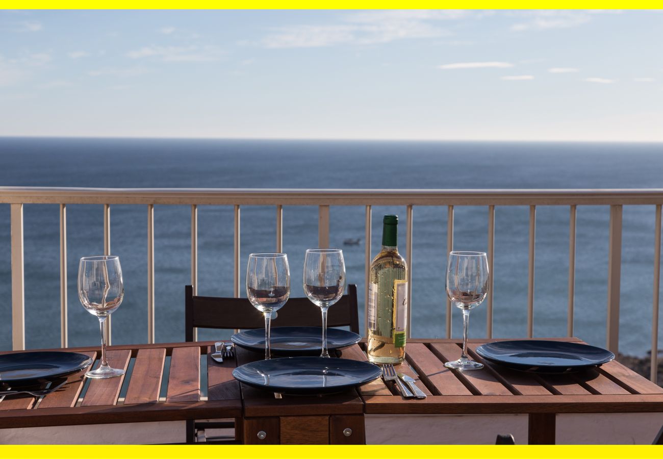Ático con gran terraza con vistas a toda la Costa de Valencia y el Faro de Cullera.
