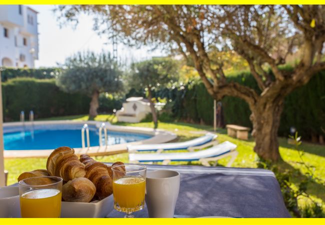 Los Olivos apartment Javea Apartamento de alquiler en la playa de El Arenal en edificio Los Olivos