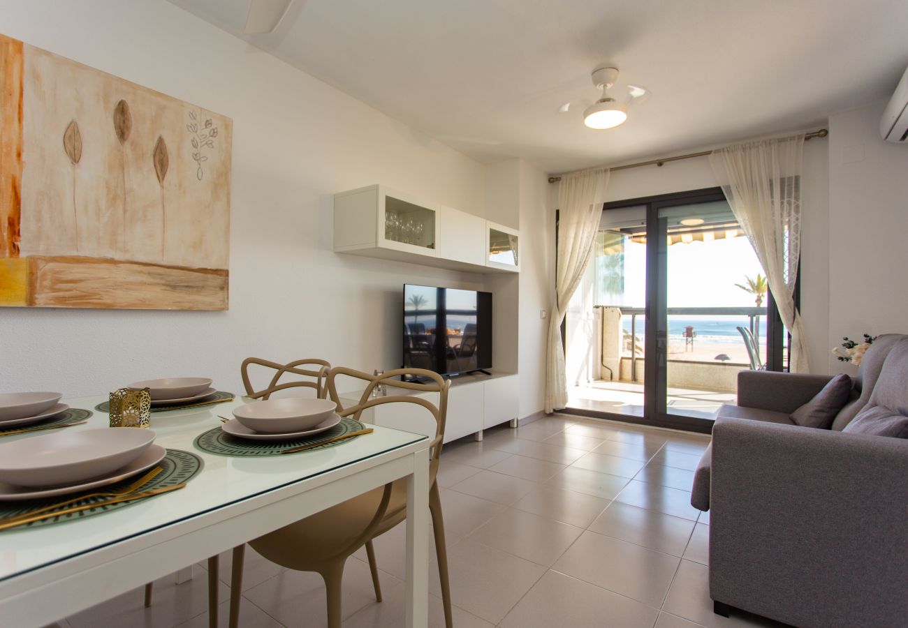 Apartment in Cullera - Beachfront apartment Cullera Espacio MJ