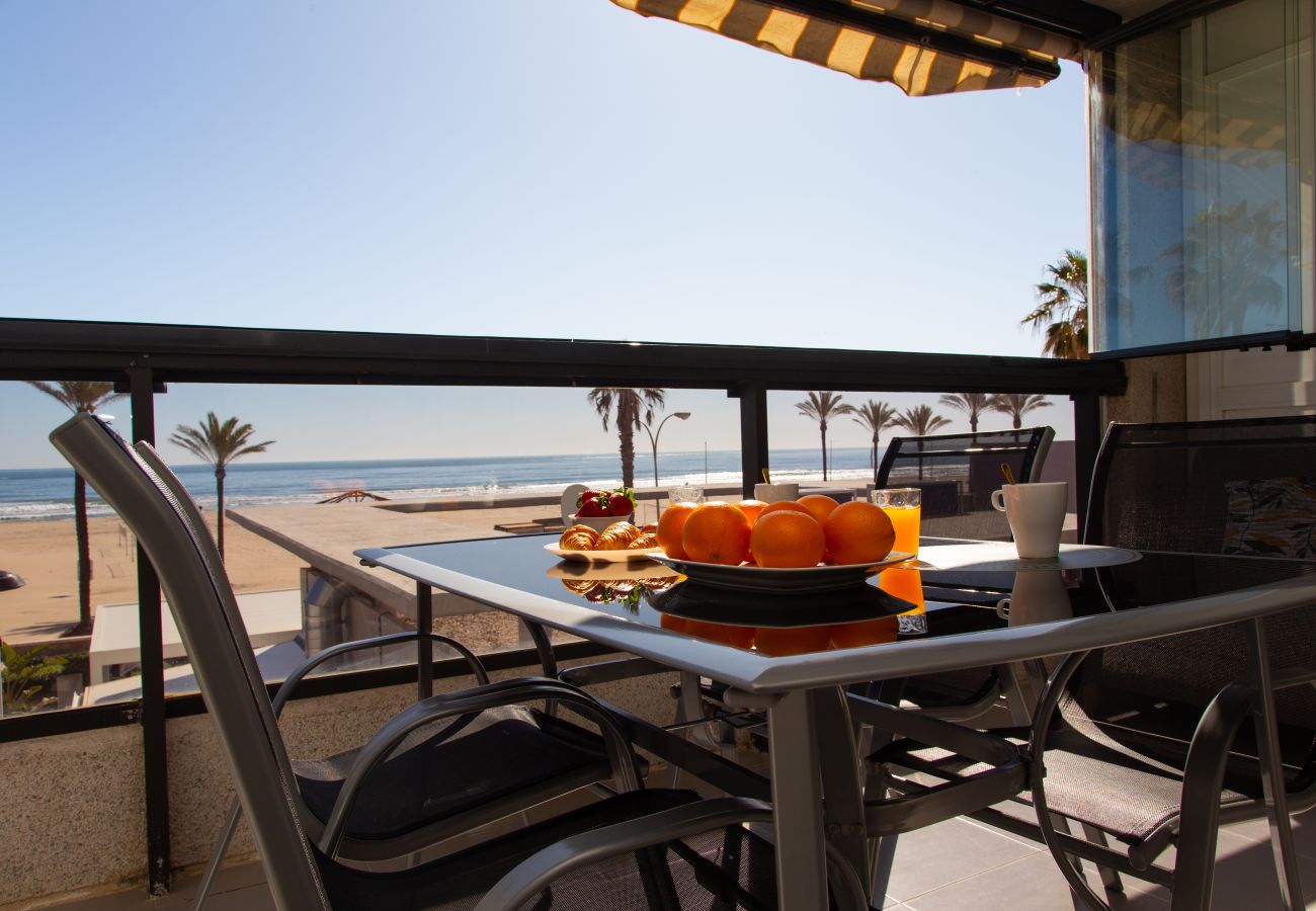 Apartment in Cullera - Beachfront apartment Cullera Espacio MJ