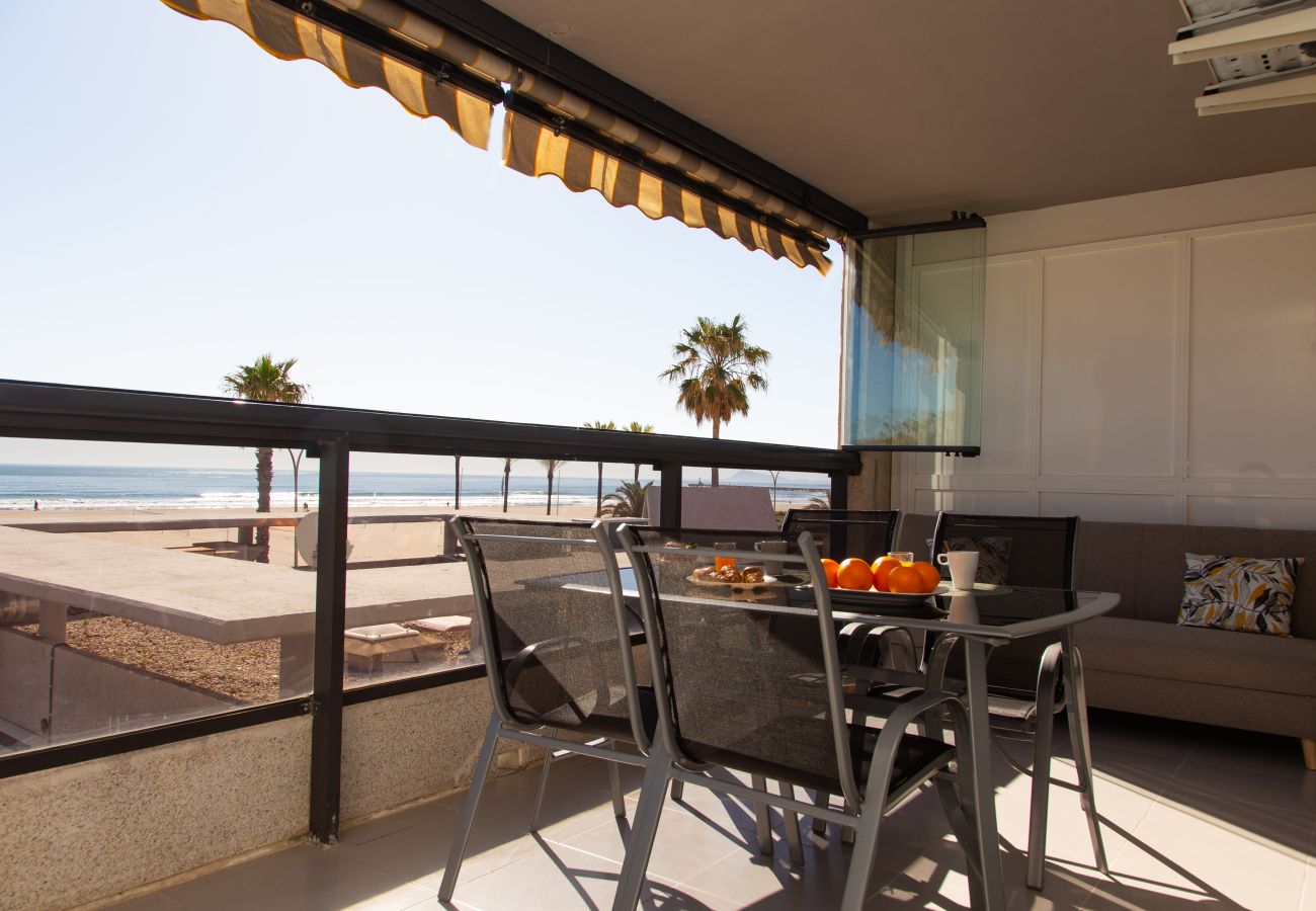 Apartment in Cullera - Beachfront apartment Cullera Espacio MJ