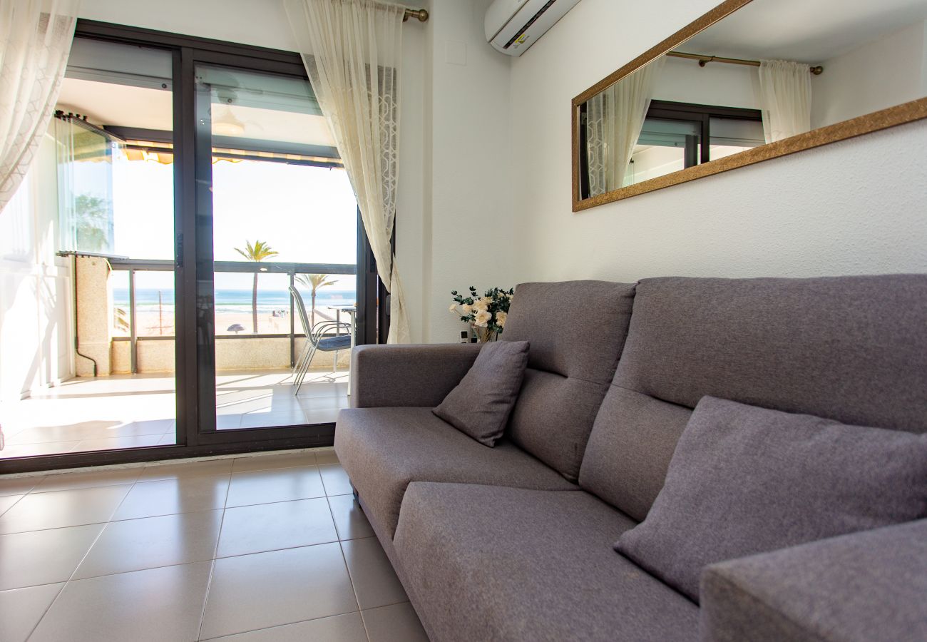 Apartment in Cullera - Beachfront apartment Cullera Espacio MJ