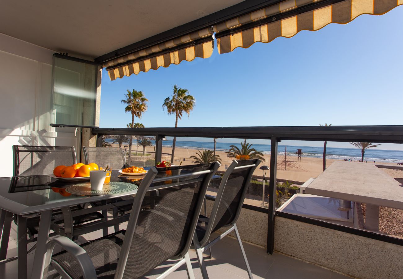 Apartment in Cullera - Beachfront apartment Cullera Espacio MJ