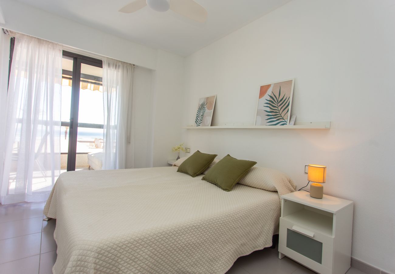 Apartment in Cullera - Beachfront apartment Cullera Espacio MJ
