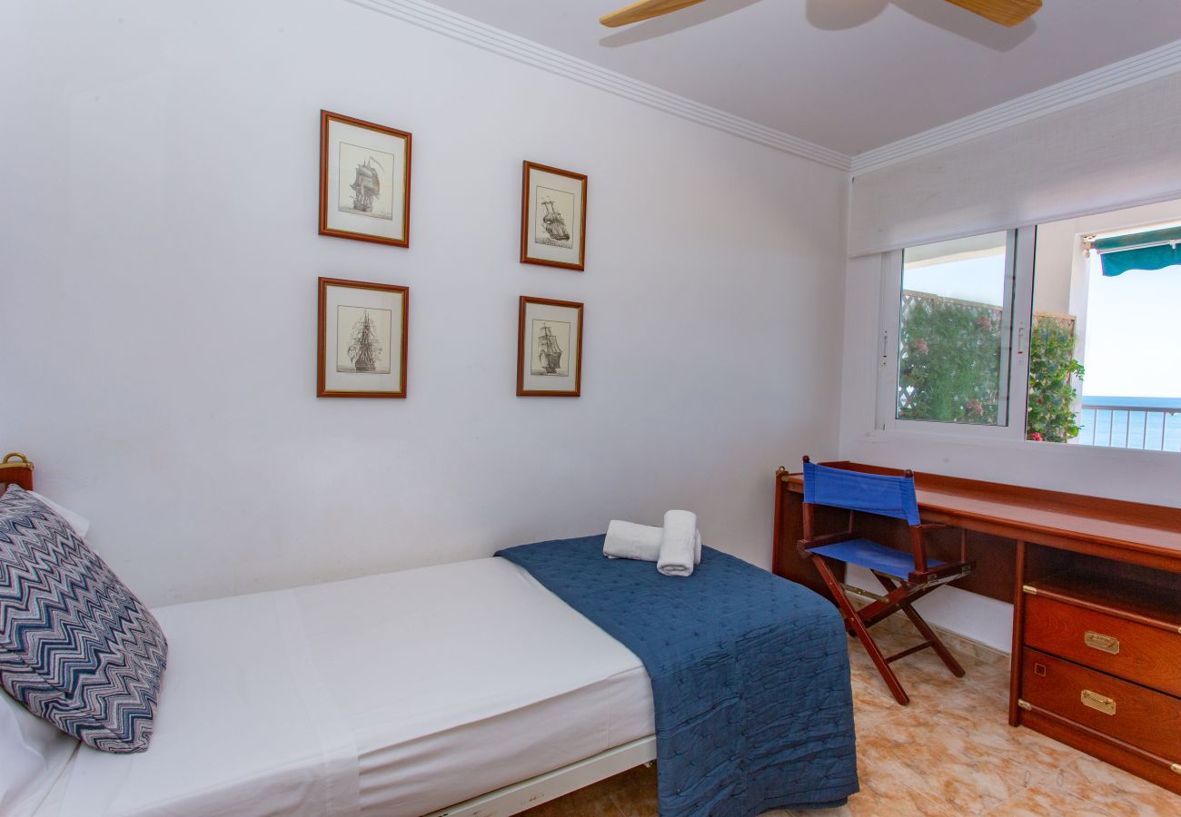 Apartment in Cullera - Cullera Beachfront Terrace Apartment
