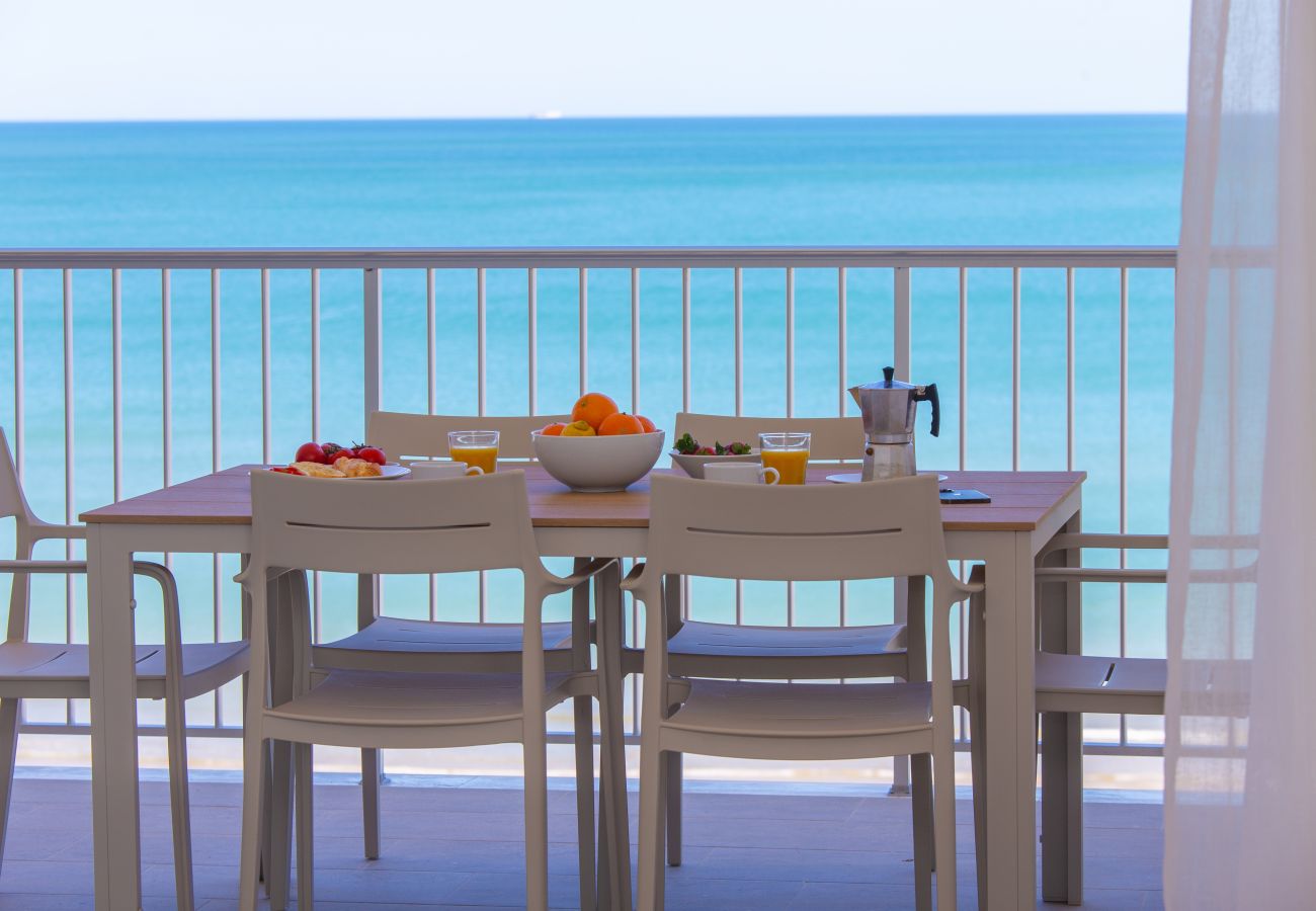 Cullera Beachfront Terrace Apartment